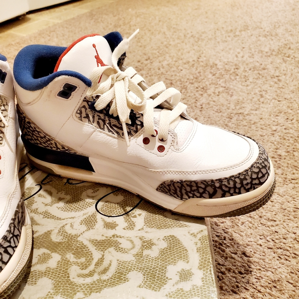 ๐EUC On Sale Til 9/23 Jordan Nike Air Retro 3 White Big Kids S-7Y - Picture 4 of 12